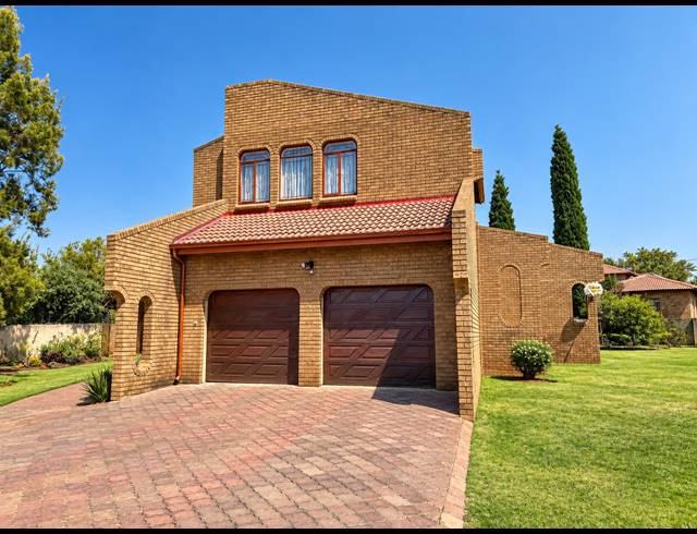 4 BEDROOM HOUSE FOR SALE IN REYNO RIDGE